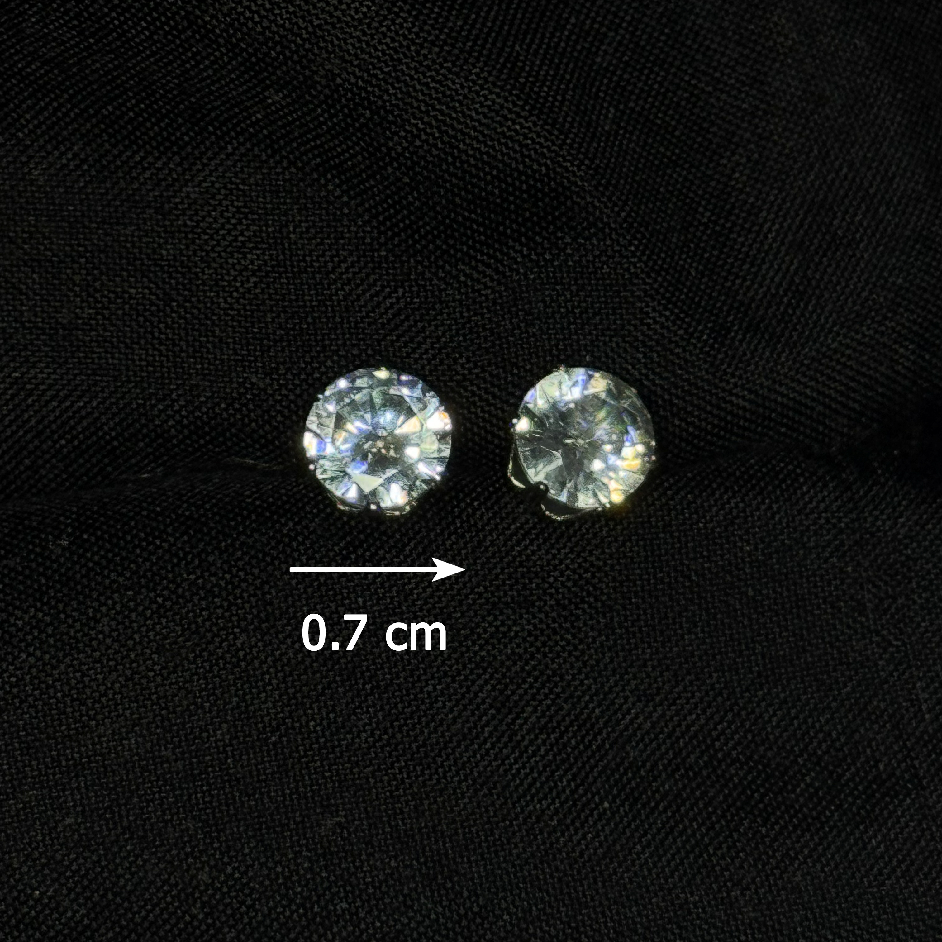 Round Solitaire Stud Earrings